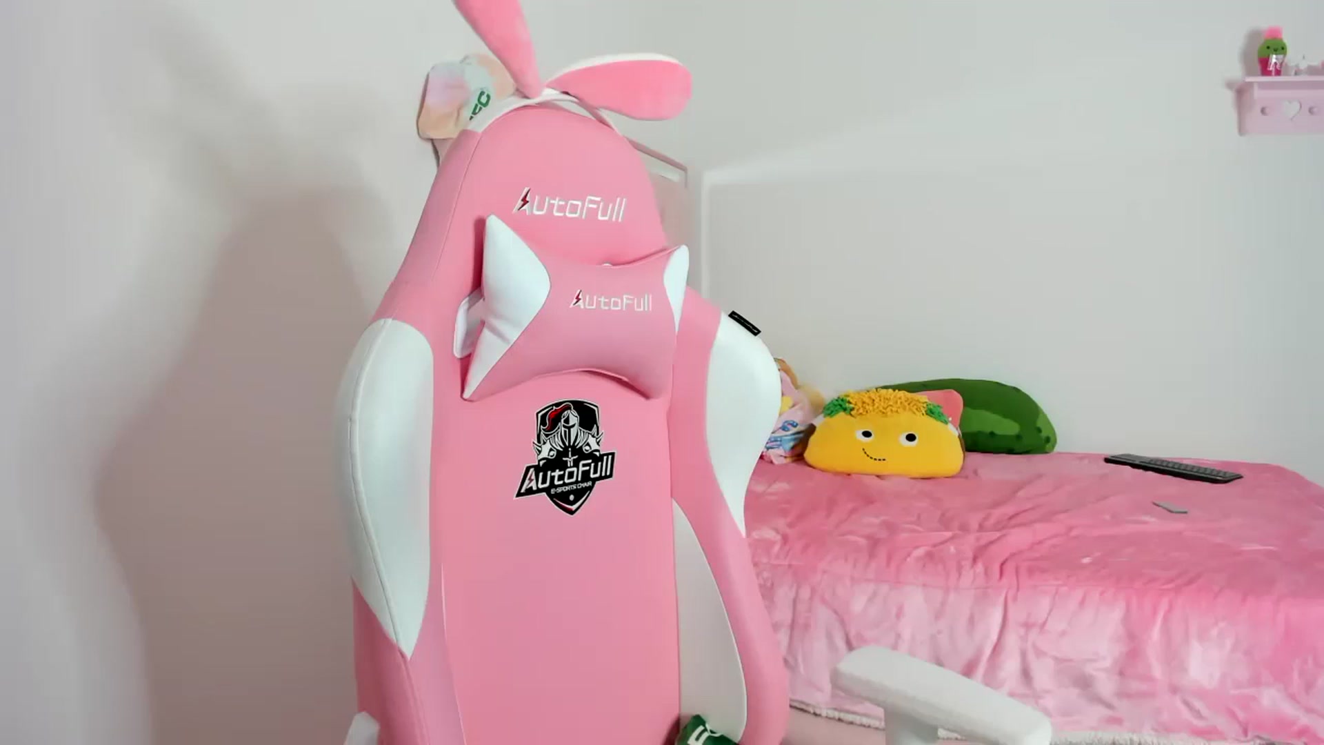 Gallery image thumbnail from Cherrycute666's myfreecams stream on, 01/14/2024, 11:48 image 16 of 20