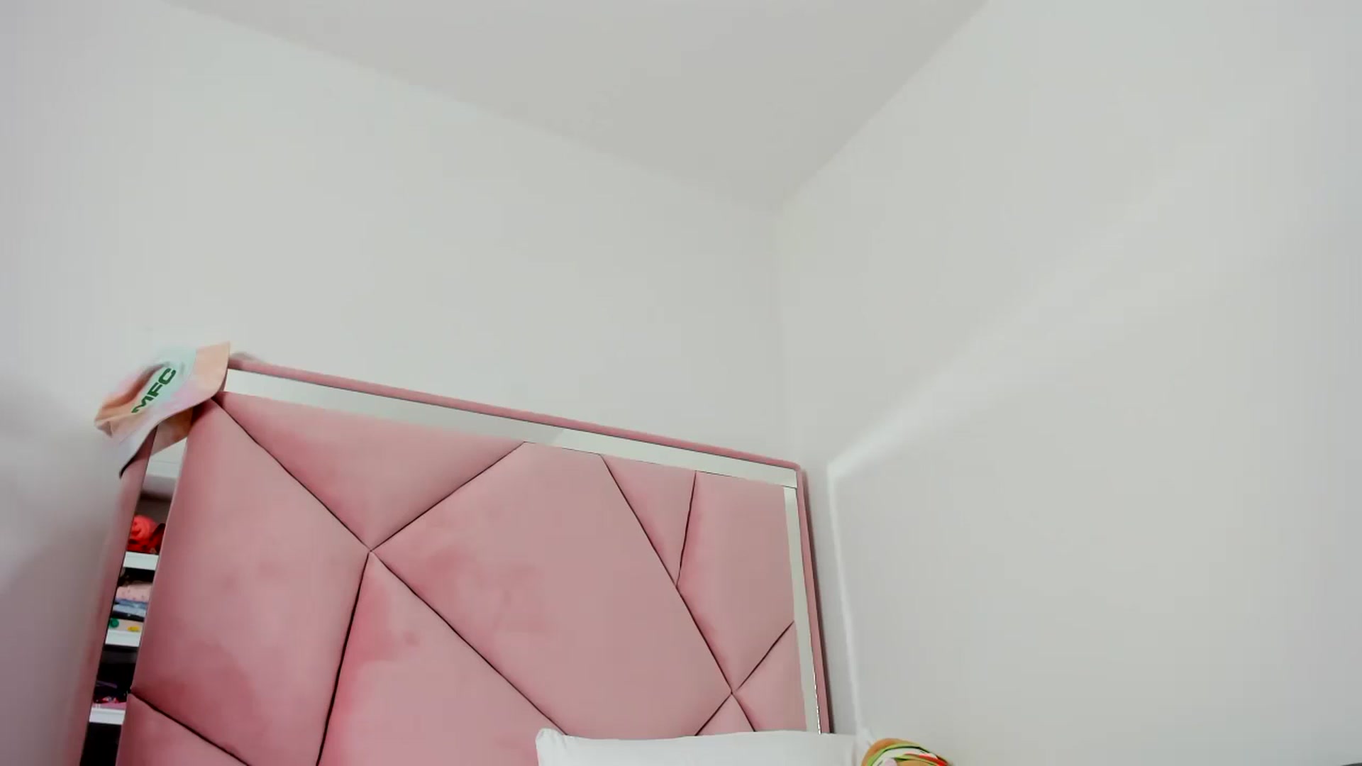 Gallery image thumbnail from Cherrycute666's myfreecams stream on, 01/14/2024, 11:48 image 12 of 20