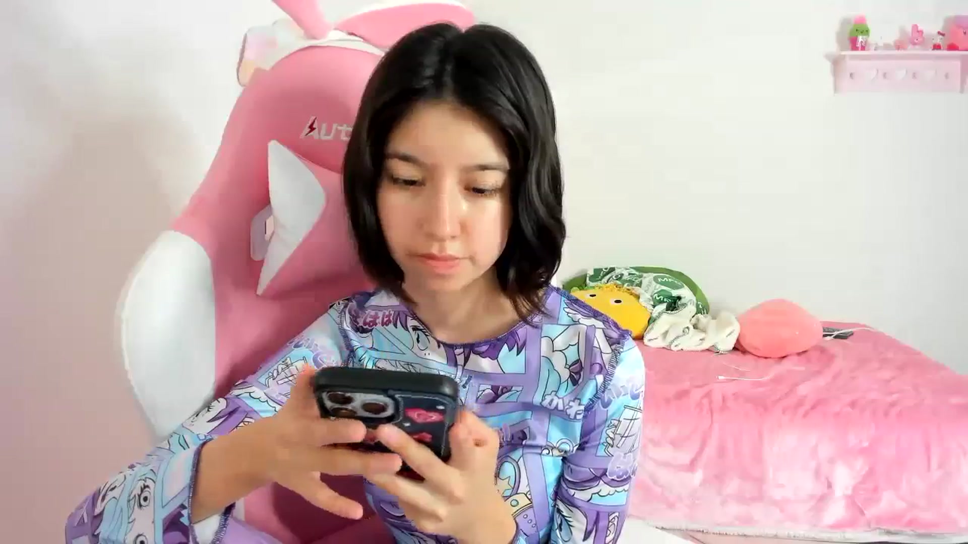 Gallery image thumbnail from Cherrycute666's myfreecams stream on, 01/15/2024, 01:09 image 13 of 20