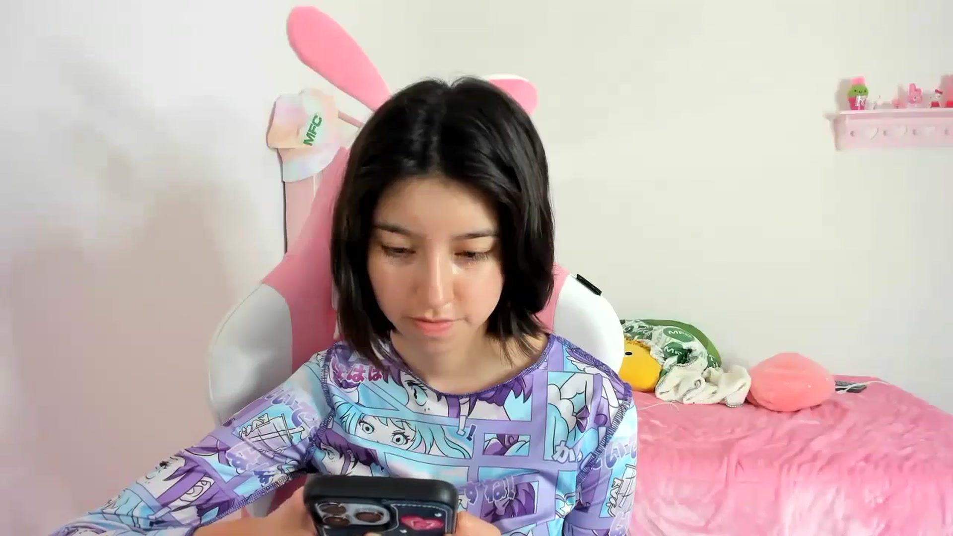 Gallery image thumbnail from Cherrycute666's myfreecams stream on, 01/15/2024, 01:09 image 4 of 20