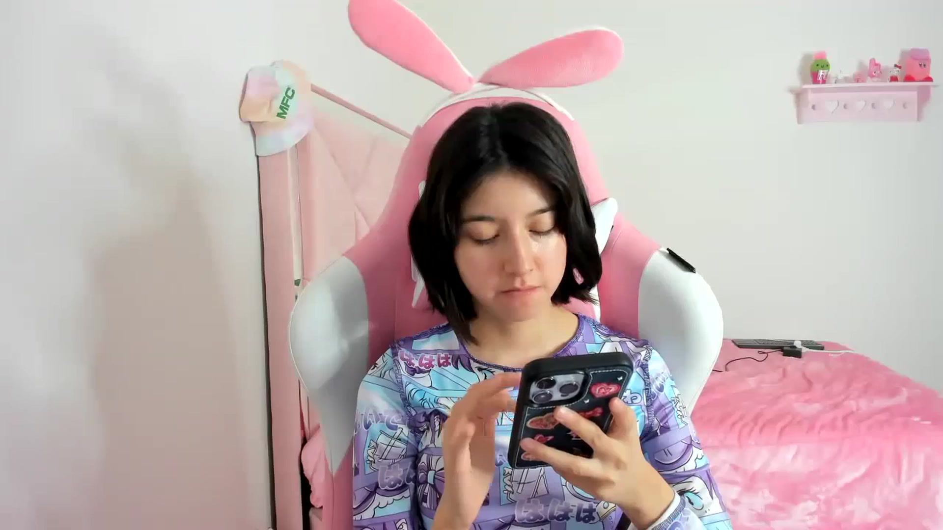 Gallery image thumbnail from Cherrycute666's myfreecams stream on, 01/15/2024, 08:59 image 13 of 20