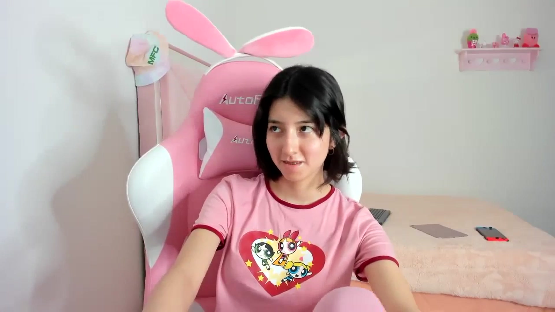 Gallery image thumbnail from Cherrycute666's myfreecams stream on, 01/16/2024, 04:44 image 15 of 20