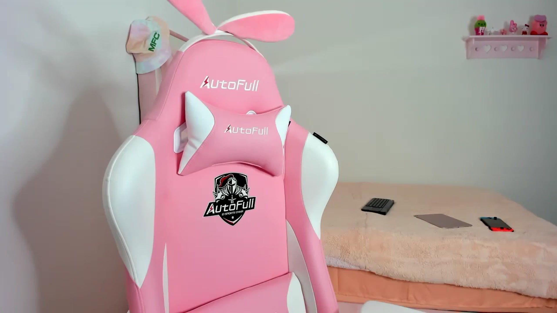 Gallery image thumbnail from Cherrycute666's myfreecams stream on, 01/16/2024, 04:44 image 3 of 20
