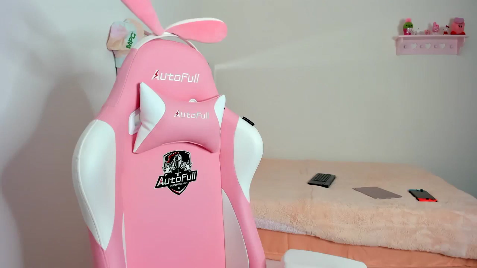 Gallery image thumbnail from Cherrycute666's myfreecams stream on, 01/16/2024, 04:44 image 7 of 20