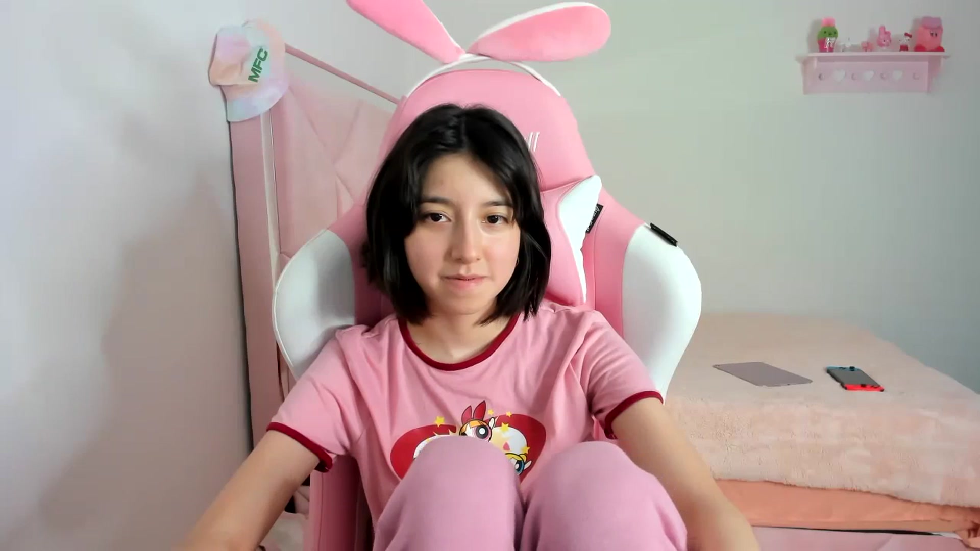 Gallery image thumbnail from Cherrycute666's myfreecams stream on, 01/16/2024, 07:21 image 14 of 20