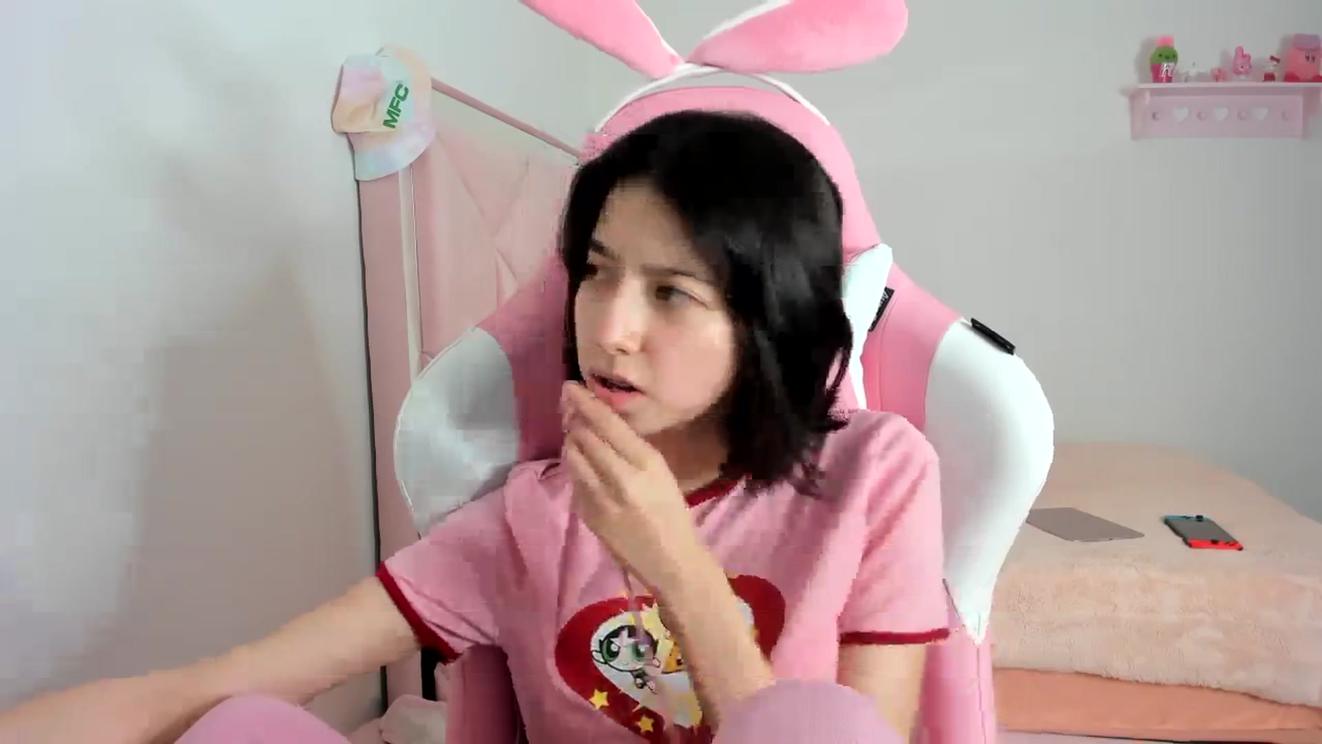 Gallery image thumbnail from Cherrycute666's myfreecams stream on, 01/16/2024, 07:21 image 8 of 20