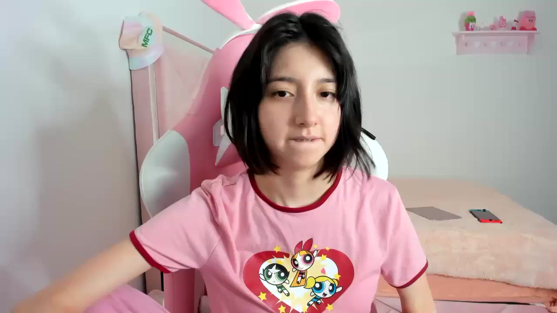 Gallery image thumbnail from Cherrycute666's myfreecams stream on, 01/16/2024, 07:21 image 11 of 20