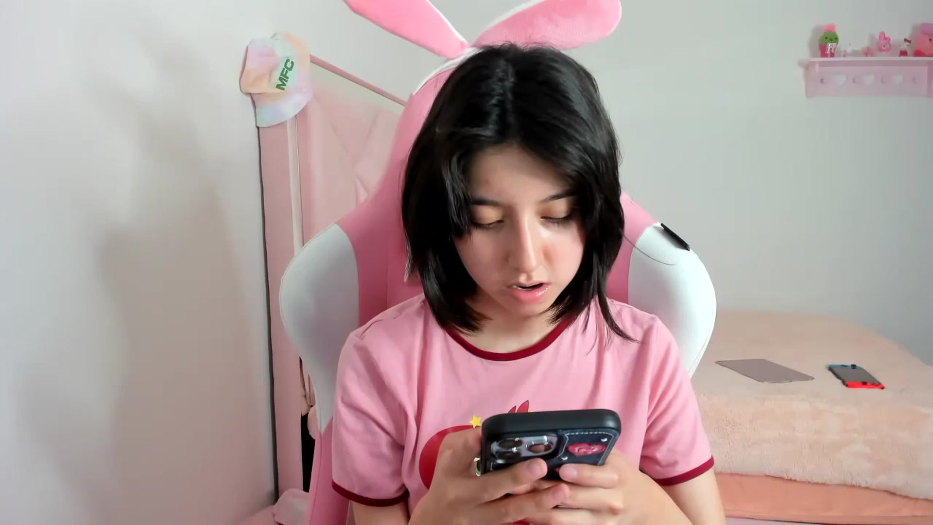 Gallery image thumbnail from Cherrycute666's myfreecams stream on, 01/16/2024, 07:21 image 1 of 20