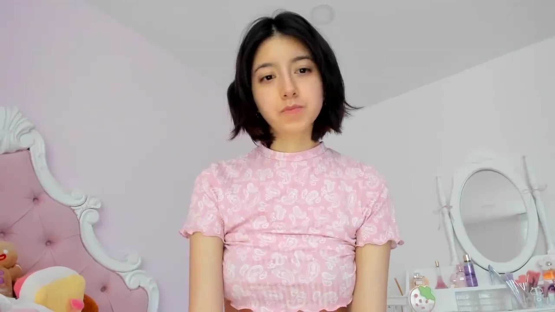 Gallery image thumbnail from Cherrycute666's myfreecams stream on, 01/19/2024, 24:45 image 4 of 20
