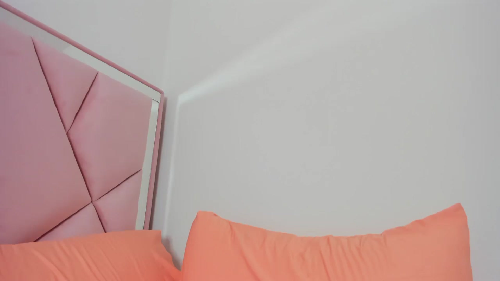 Gallery image thumbnail from Cherrycute666's myfreecams stream on, 01/19/2024, 02:04 image 18 of 20