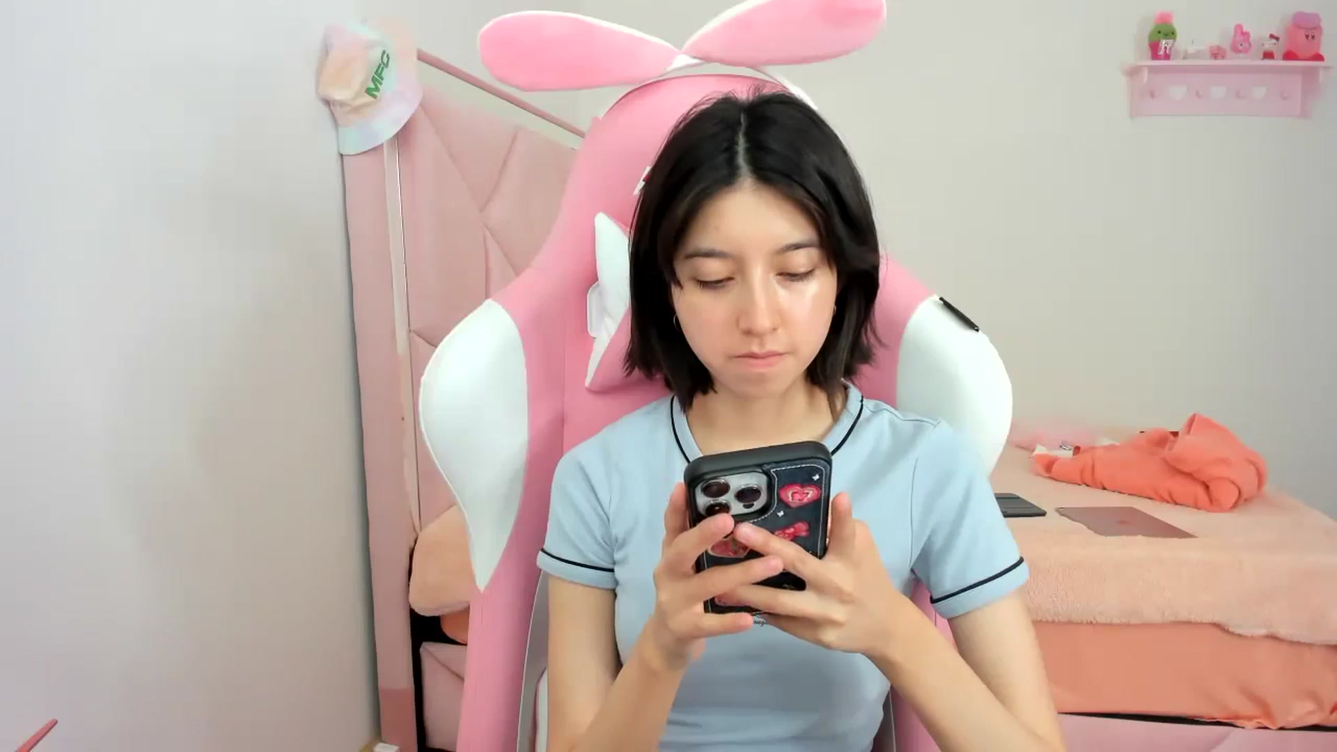 Gallery image thumbnail from Cherrycute666's myfreecams stream on, 01/19/2024, 22:10 image 11 of 20