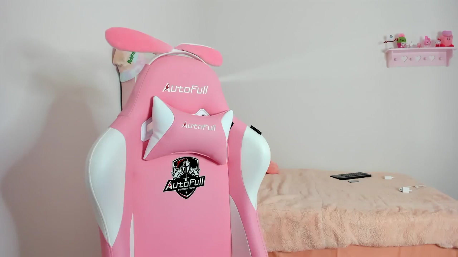 Gallery image thumbnail from Cherrycute666's myfreecams stream on, 01/21/2024, 06:25 image 14 of 20