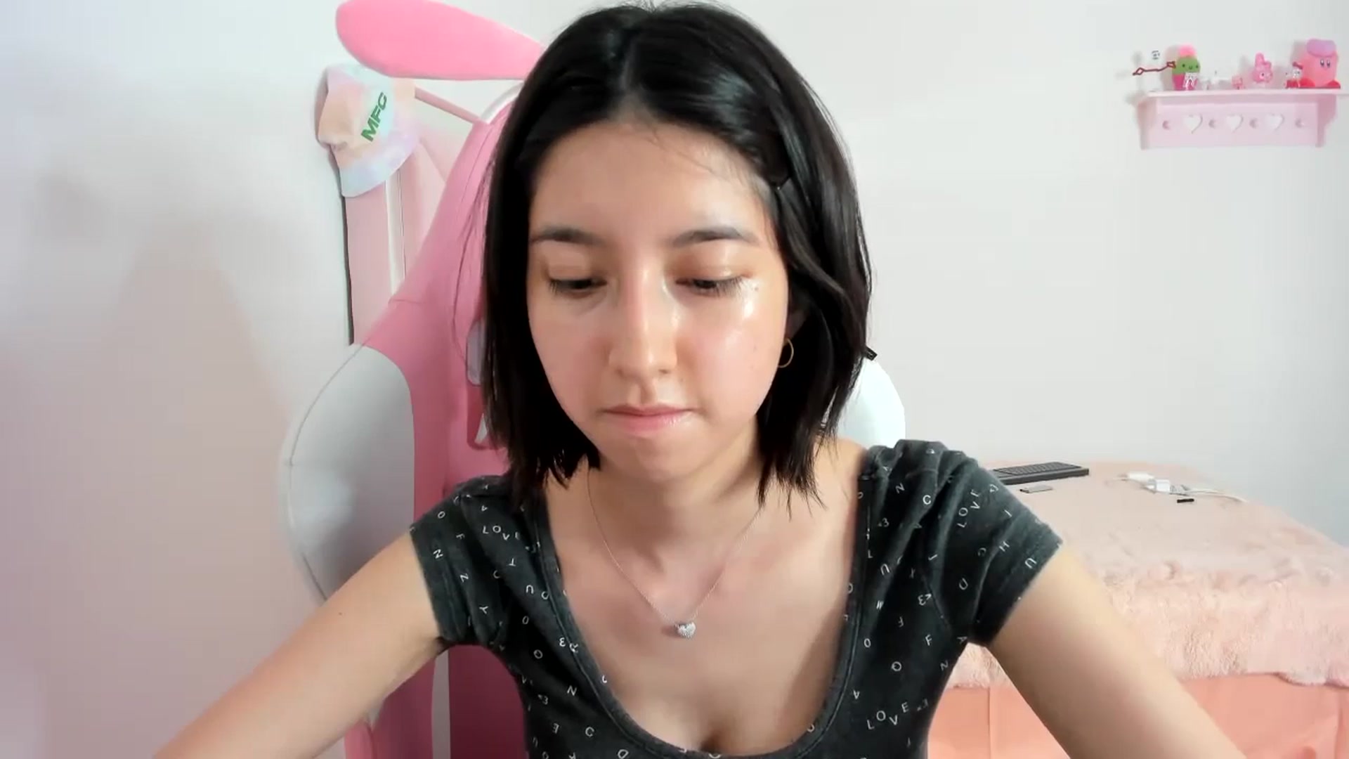 Gallery image thumbnail from Cherrycute666's myfreecams stream on, 01/21/2024, 06:25 image 6 of 20
