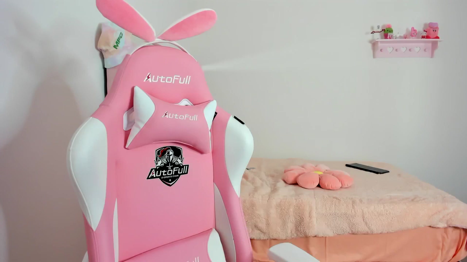 Gallery image thumbnail from Cherrycute666's myfreecams stream on, 01/22/2024, 09:04 image 2 of 20