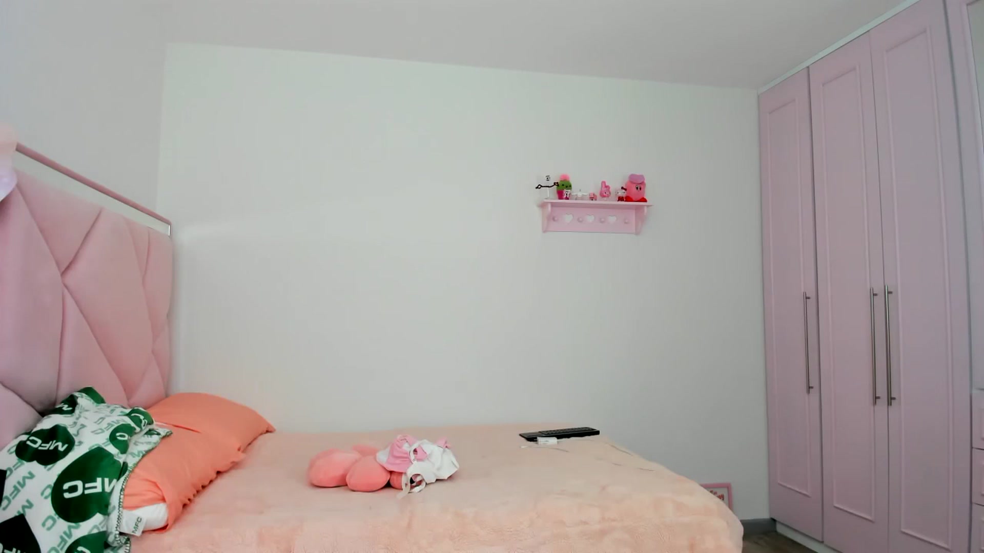 Gallery image thumbnail from Cherrycute666's myfreecams stream on, 01/23/2024, 20:48 image 13 of 20