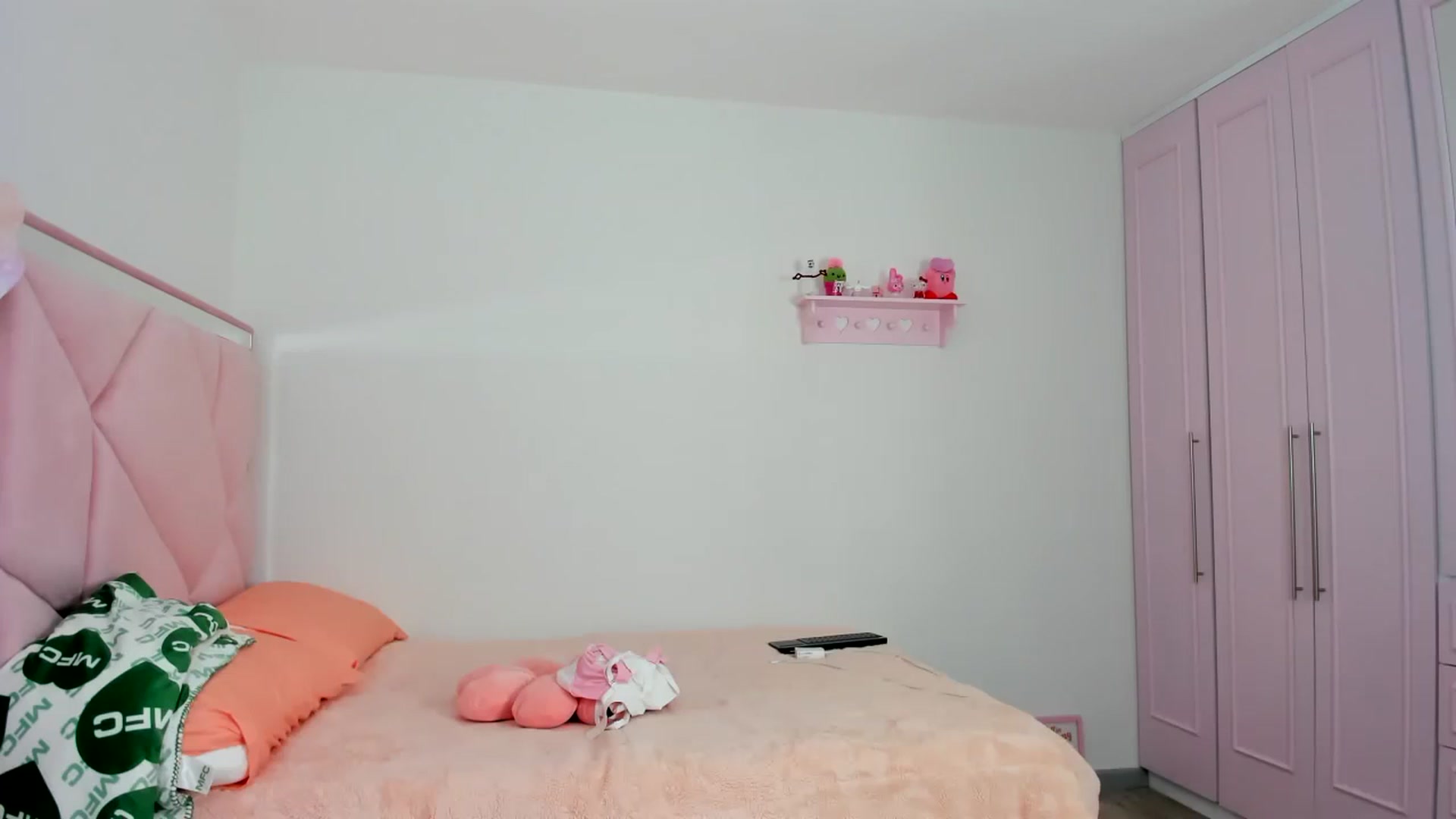 Gallery image thumbnail from Cherrycute666's myfreecams stream on, 01/23/2024, 20:48 image 12 of 20