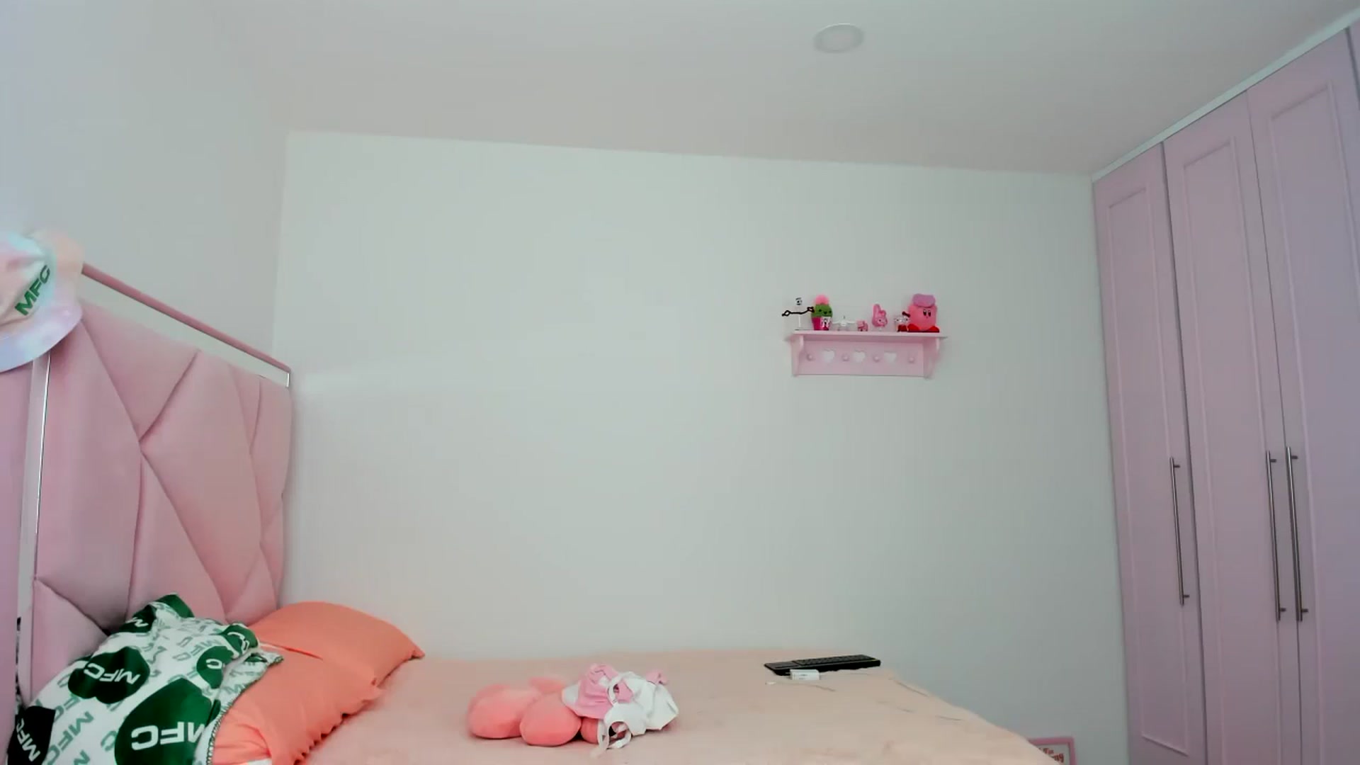 Gallery image thumbnail from Cherrycute666's myfreecams stream on, 01/23/2024, 20:48 image 8 of 20