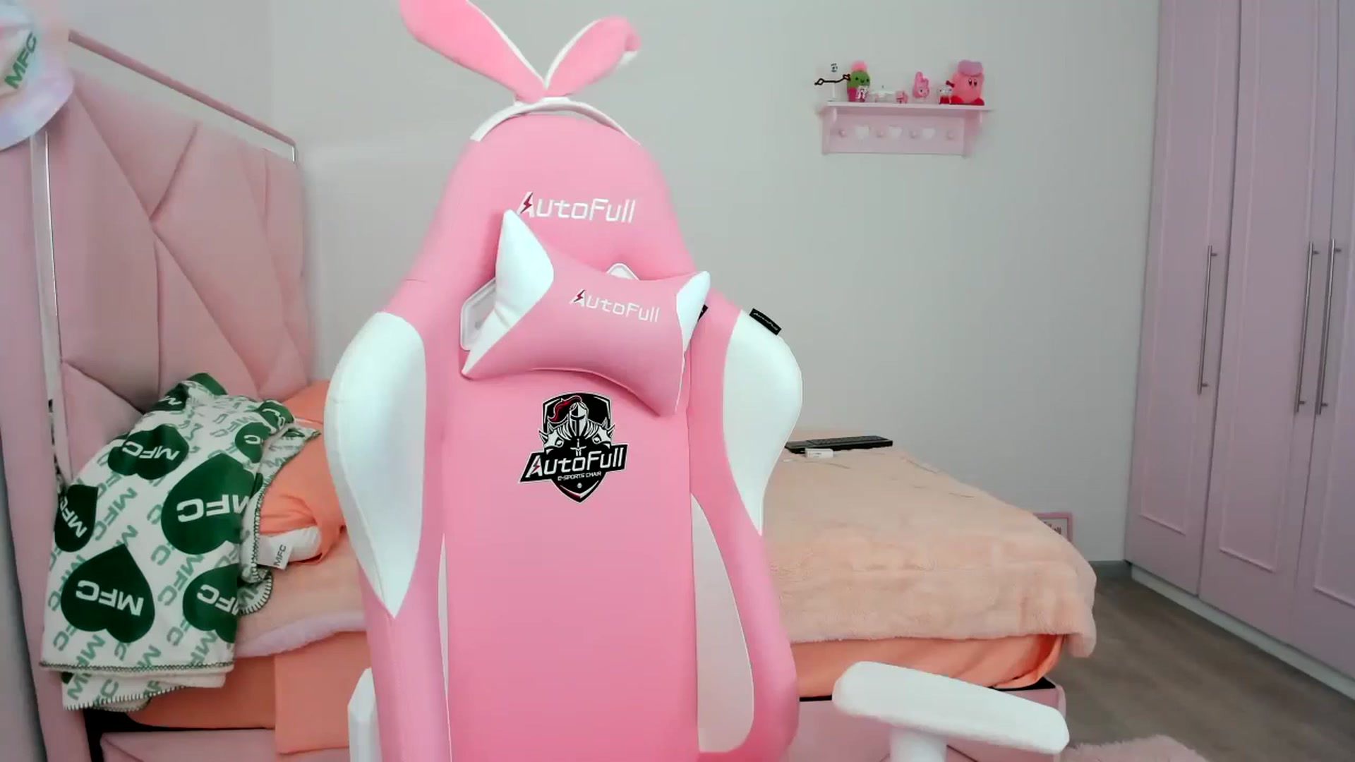 Gallery image thumbnail from Cherrycute666's myfreecams stream on, 01/23/2024, 22:02 image 3 of 20