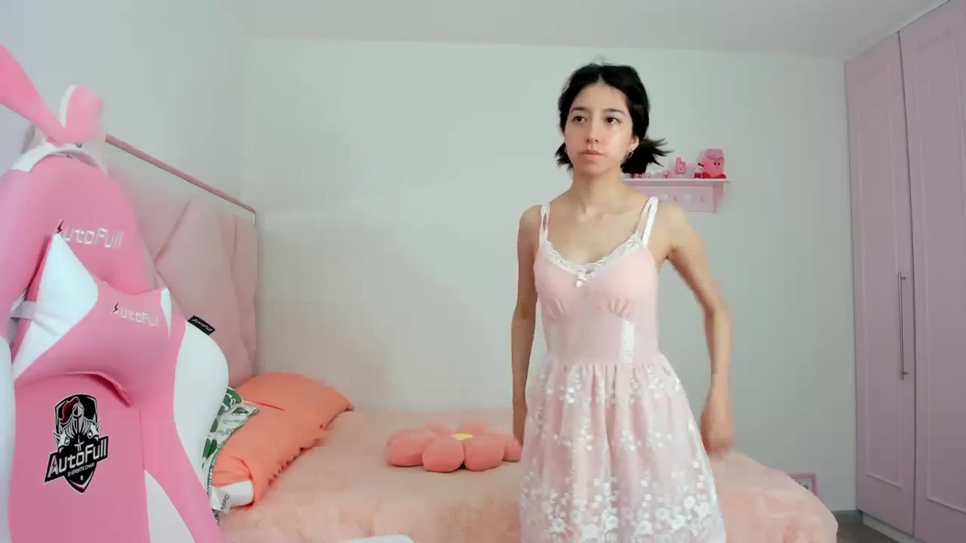 Gallery image thumbnail from Cherrycute666's myfreecams stream on, 01/23/2024, 22:48 image 20 of 20