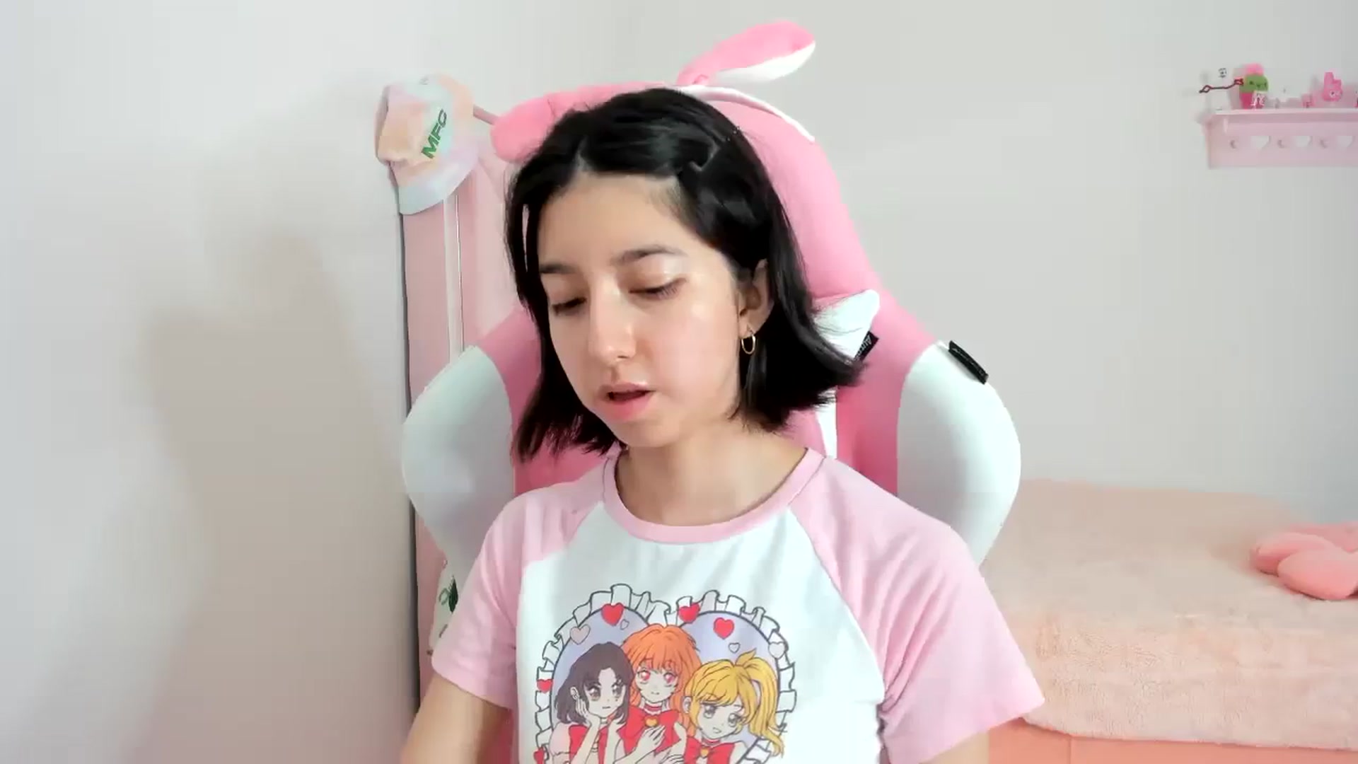 Gallery image thumbnail from Cherrycute666's myfreecams stream on, 01/23/2024, 23:46 image 11 of 20