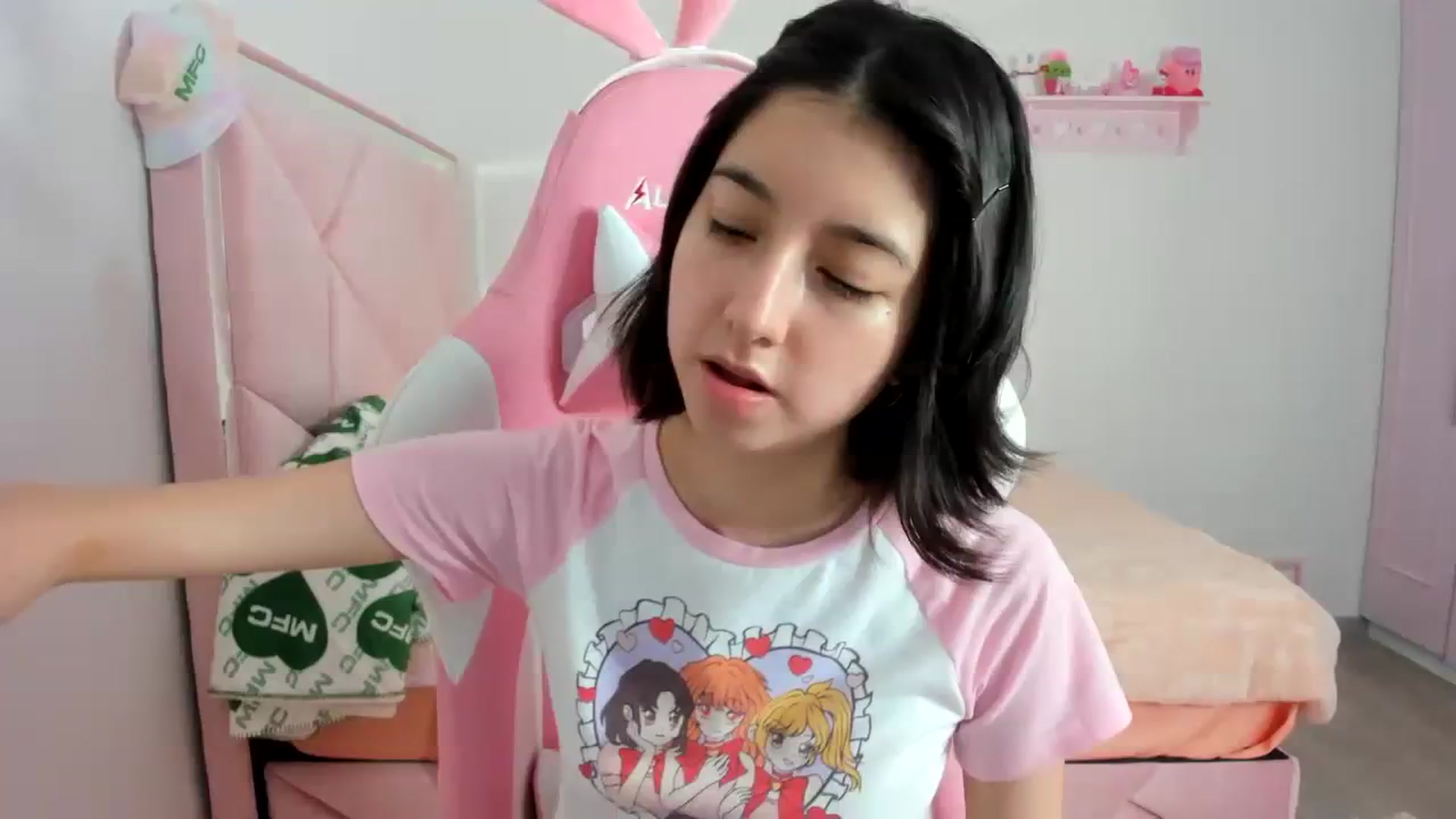 Gallery image thumbnail from Cherrycute666's myfreecams stream on, 01/24/2024, 01:38 image 1 of 20