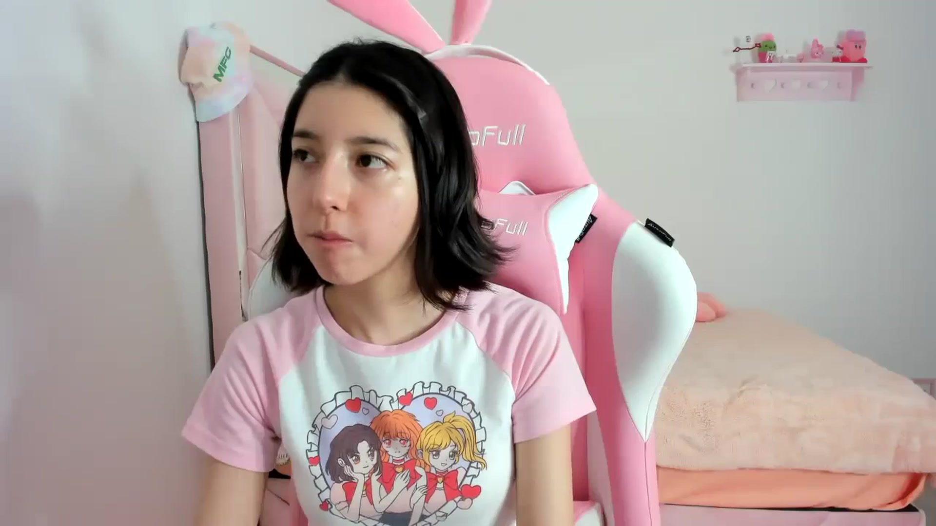 Gallery image thumbnail from Cherrycute666's myfreecams stream on, 01/24/2024, 01:38 image 2 of 20