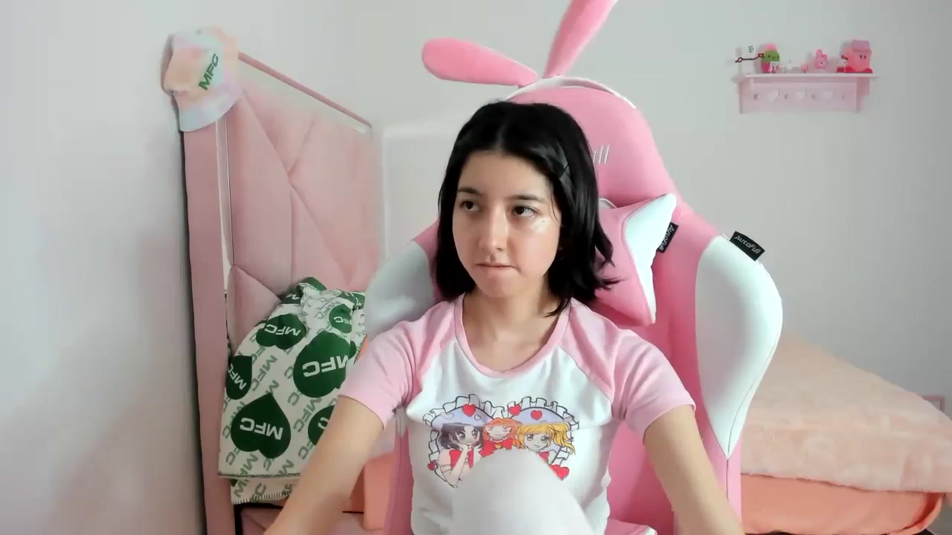 Gallery image thumbnail from Cherrycute666's myfreecams stream on, 01/24/2024, 01:38 image 18 of 20