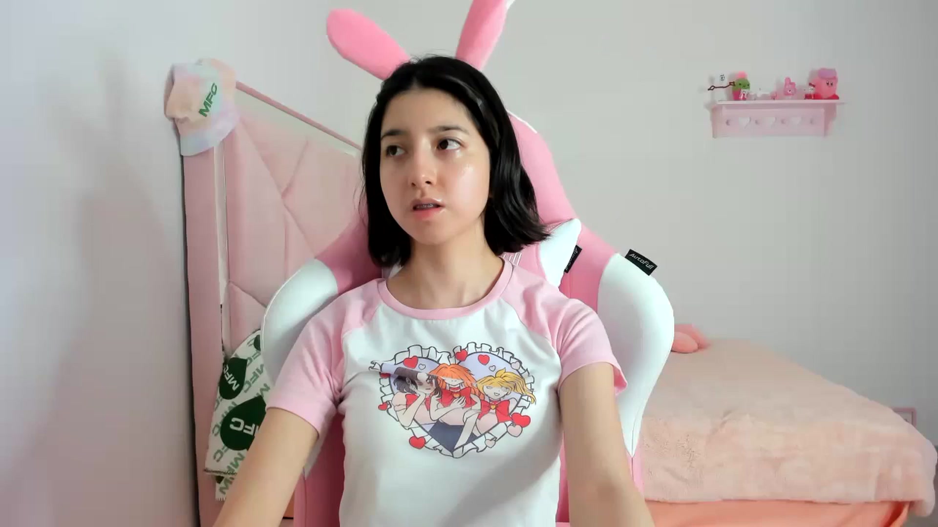 Gallery image thumbnail from Cherrycute666's myfreecams stream on, 01/24/2024, 03:30 image 6 of 20
