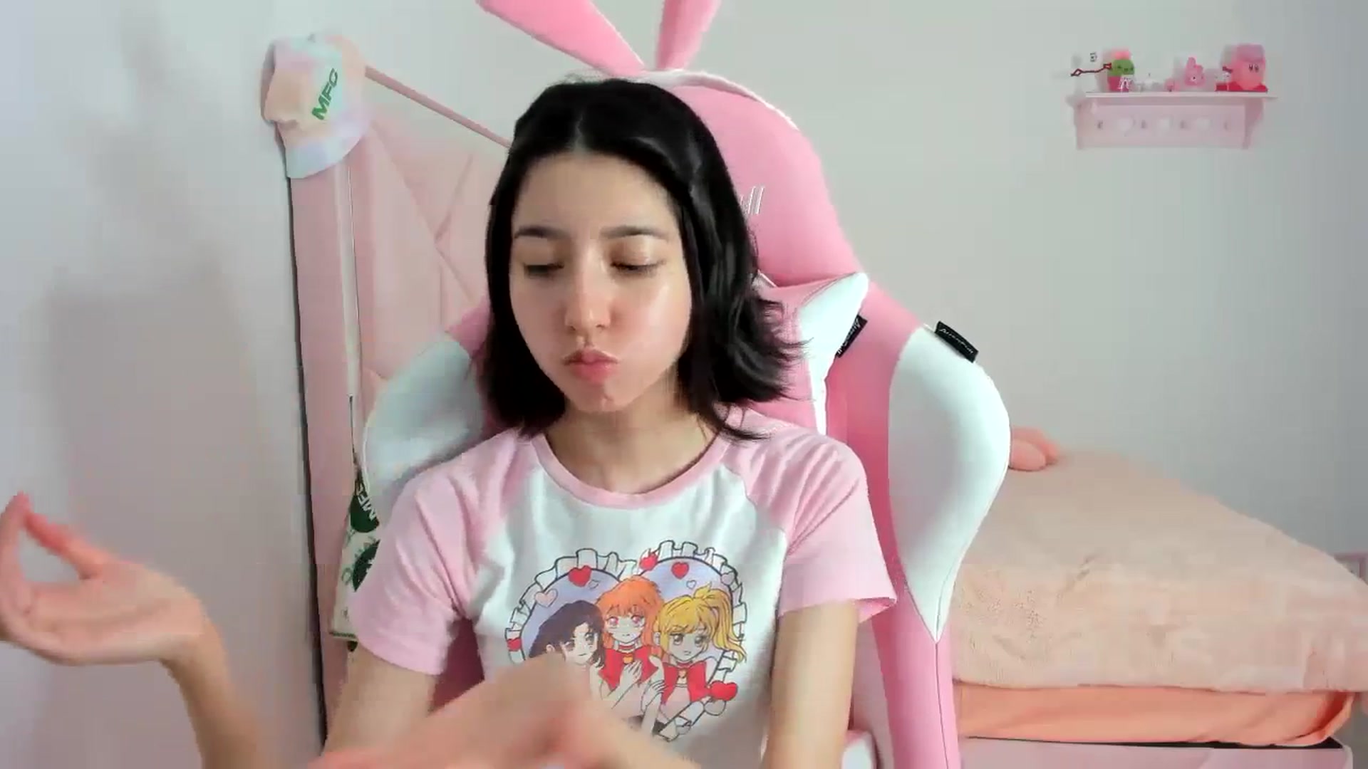 Gallery image thumbnail from Cherrycute666's myfreecams stream on, 01/24/2024, 03:30 image 3 of 20