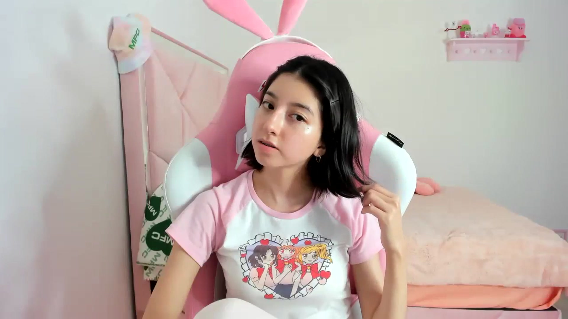 Gallery image thumbnail from Cherrycute666's myfreecams stream on, 01/24/2024, 03:30 image 5 of 20