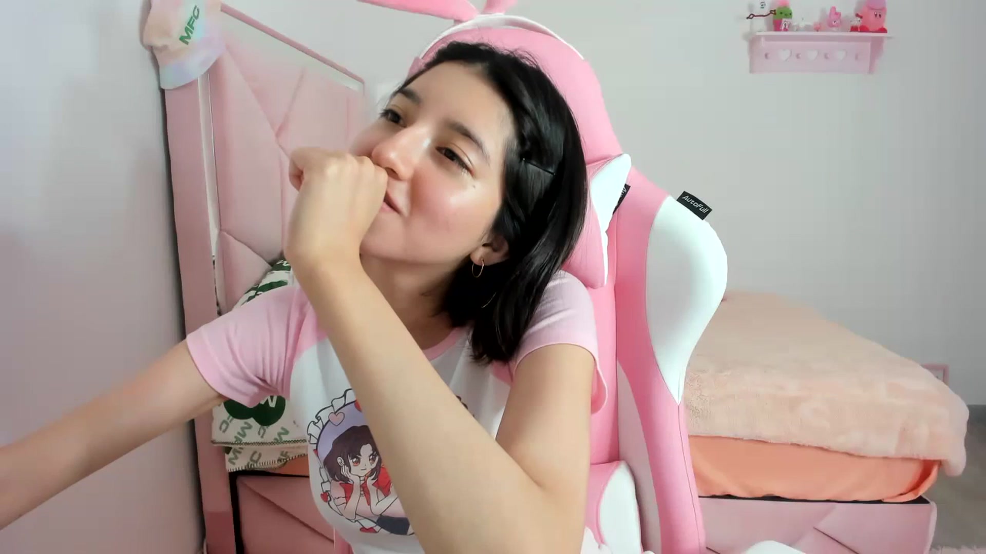 Gallery image thumbnail from Cherrycute666's myfreecams stream on, 01/24/2024, 03:58 image 18 of 20