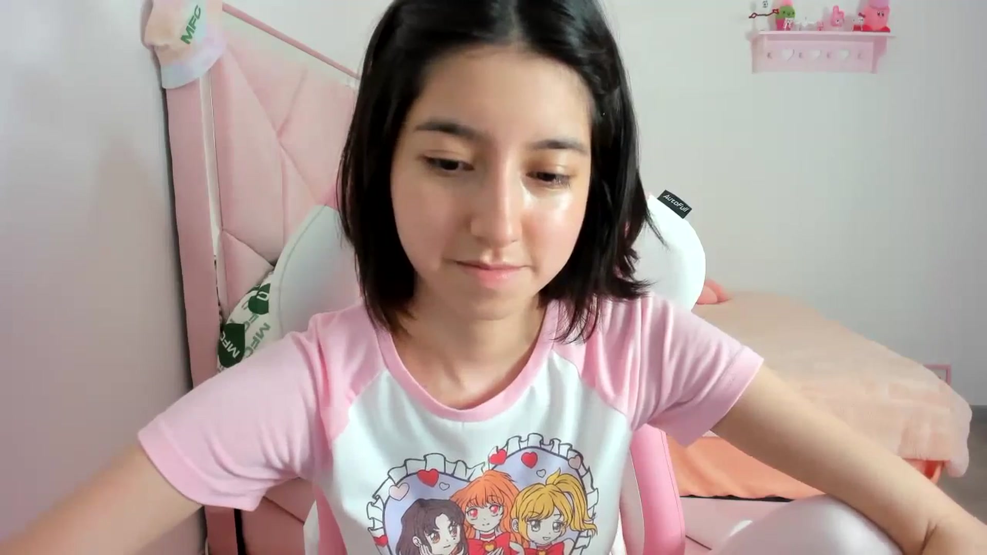 Gallery image thumbnail from Cherrycute666's myfreecams stream on, 01/24/2024, 03:58 image 17 of 20