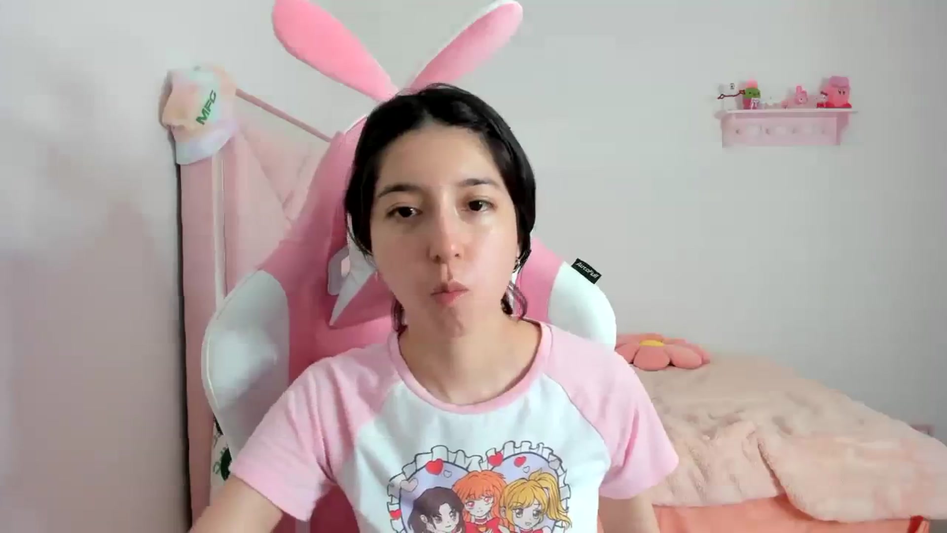 Gallery image thumbnail from Cherrycute666's myfreecams stream on, 01/24/2024, 06:27 image 18 of 20