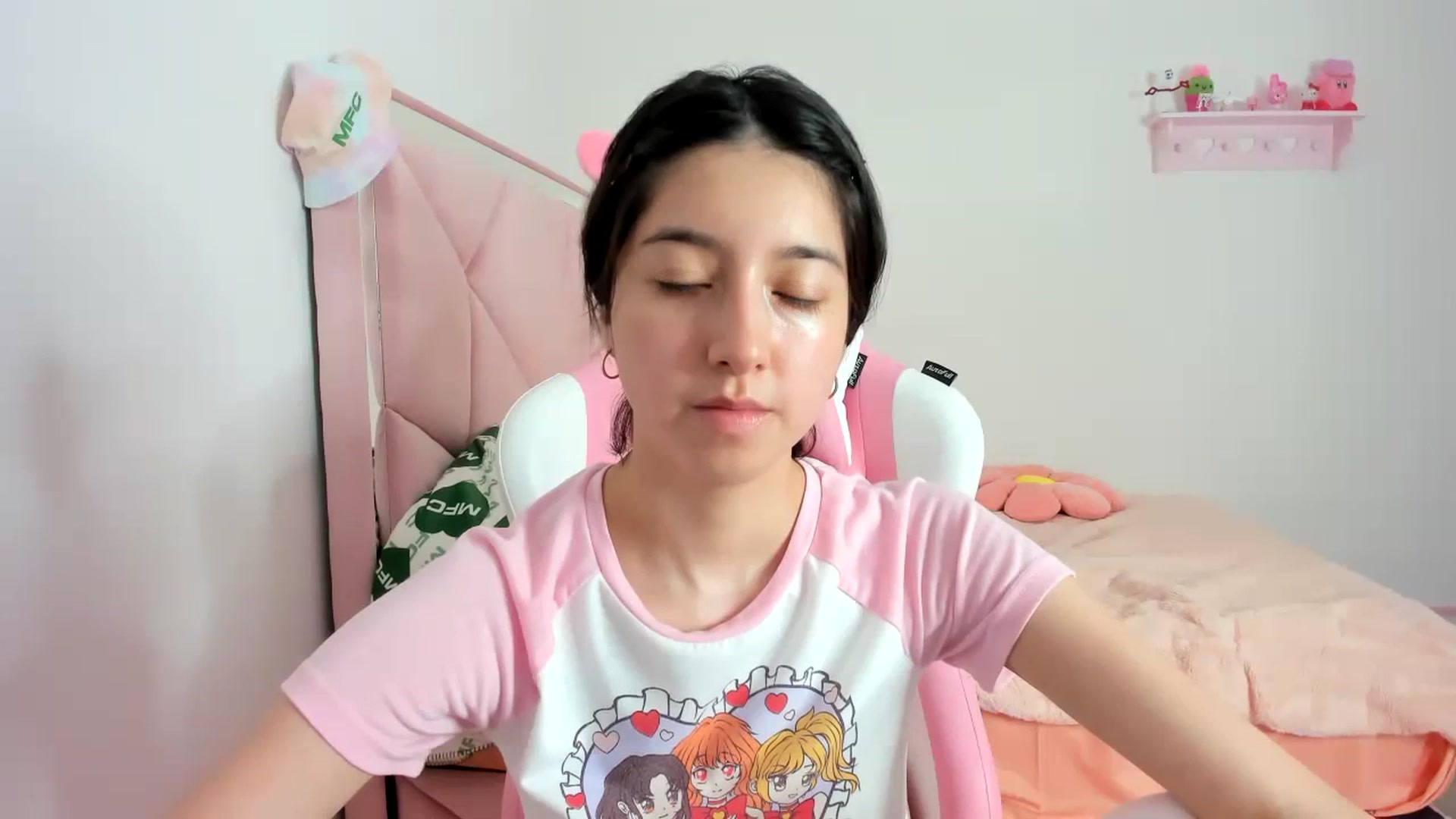 Gallery image thumbnail from Cherrycute666's myfreecams stream on, 01/24/2024, 06:27 image 7 of 20