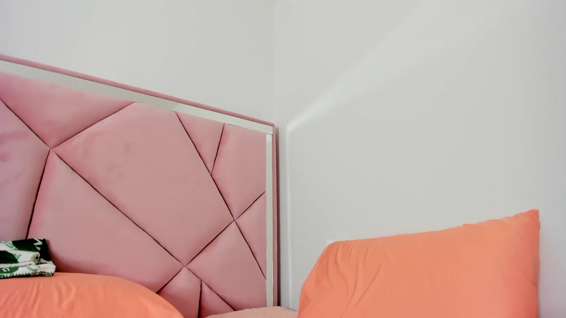 Gallery image thumbnail from Cherrycute666's myfreecams stream on, 01/24/2024, 08:06 image 6 of 20