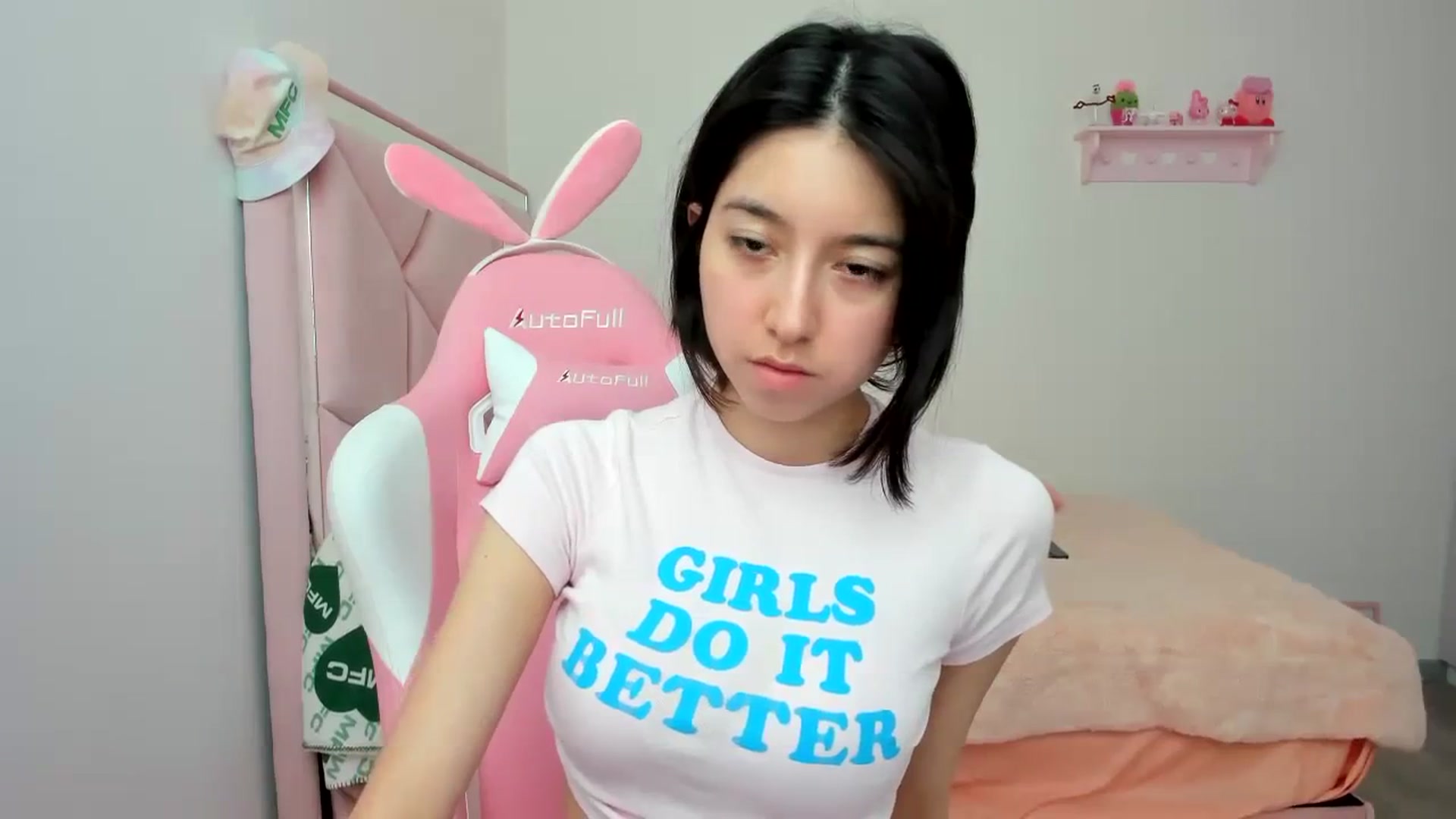 Gallery image thumbnail from Cherrycute666's myfreecams stream on, 01/24/2024, 20:54 image 9 of 20