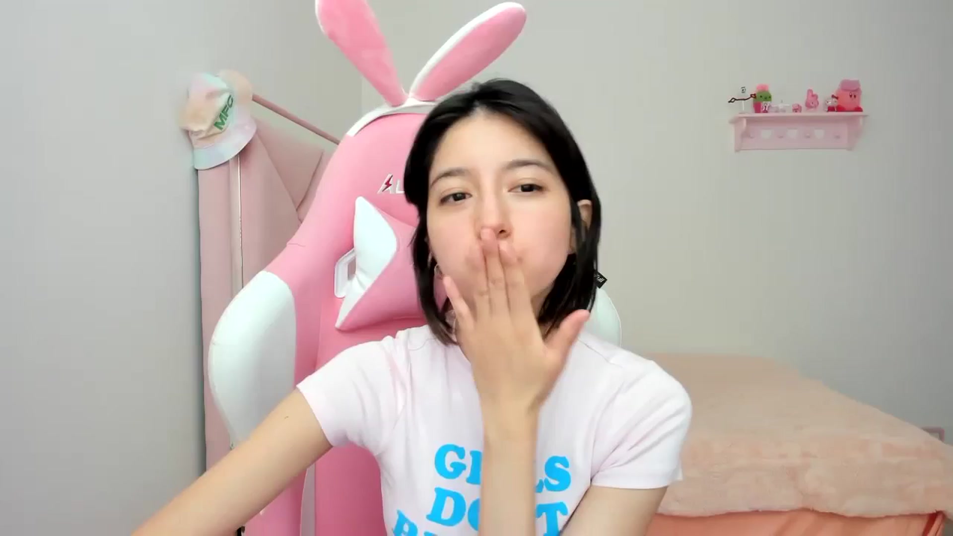 Gallery image thumbnail from Cherrycute666's myfreecams stream on, 01/24/2024, 23:35 image 1 of 20