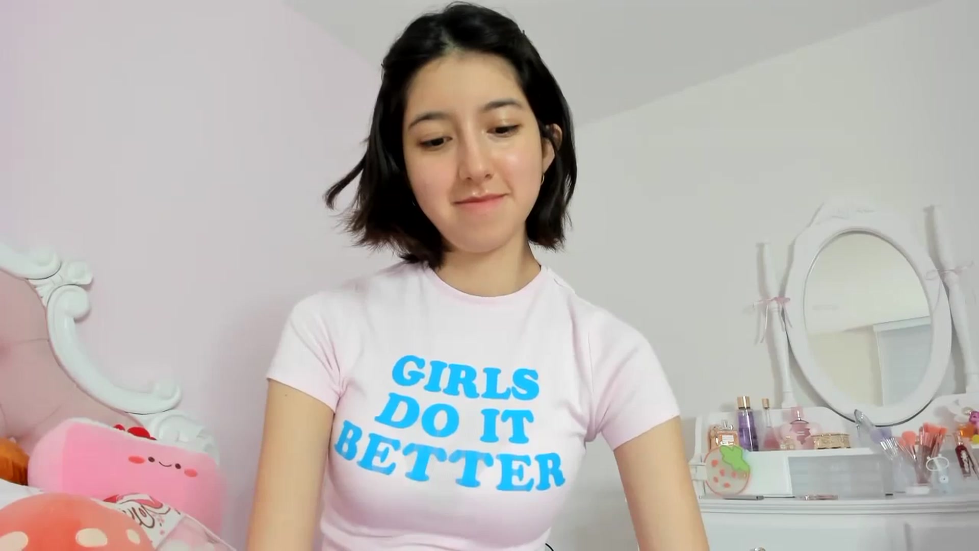 Gallery image thumbnail from Cherrycute666's myfreecams stream on, 01/25/2024, 24:39 image 19 of 20