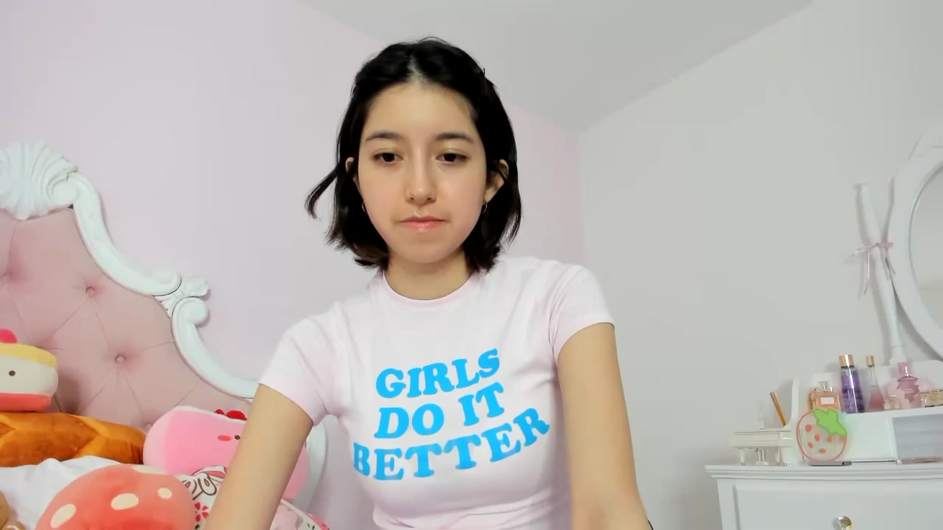 Gallery image thumbnail from Cherrycute666's myfreecams stream on, 01/25/2024, 24:39 image 8 of 20