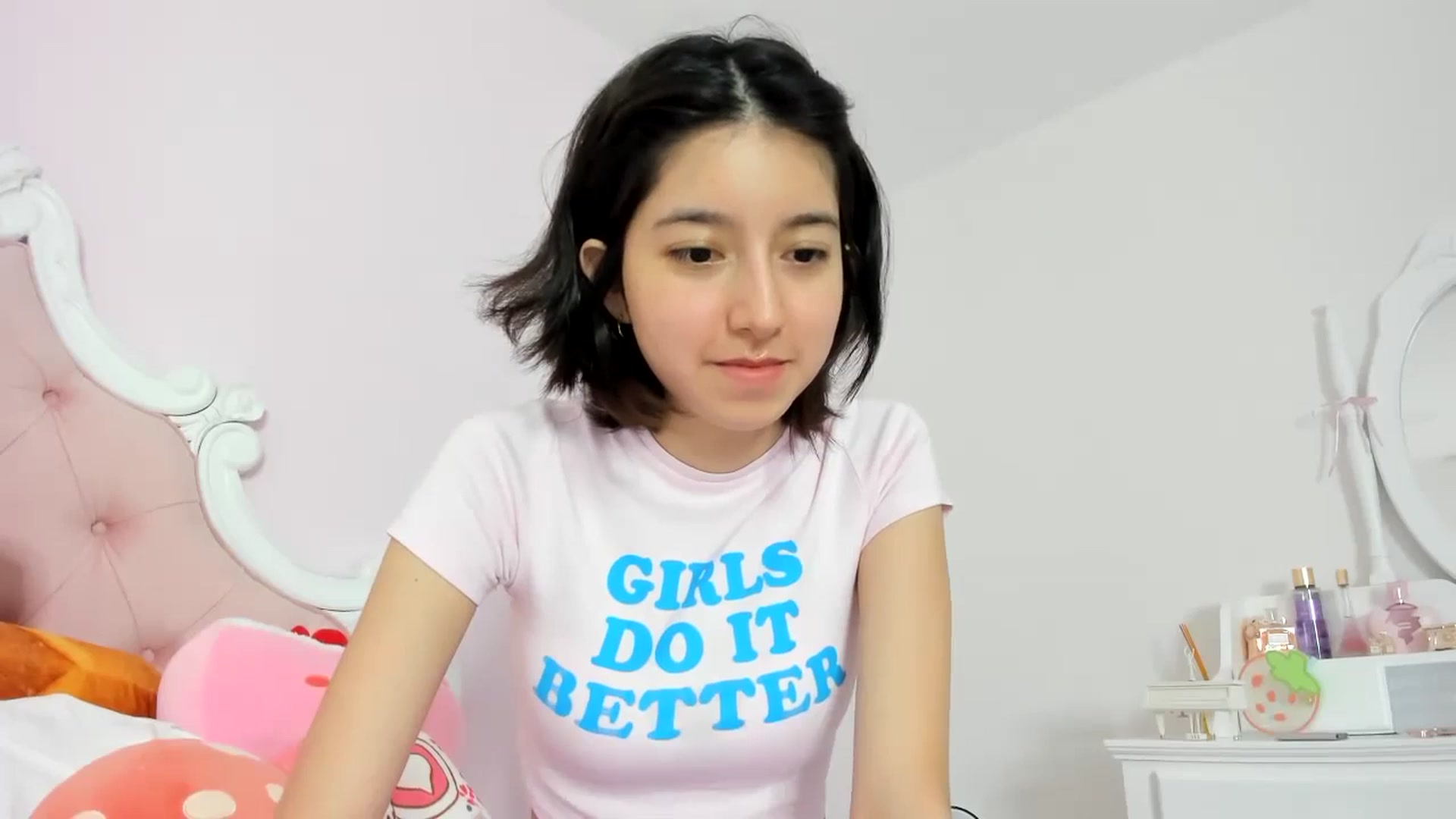 Gallery image thumbnail from Cherrycute666's myfreecams stream on, 01/25/2024, 01:08 image 12 of 20