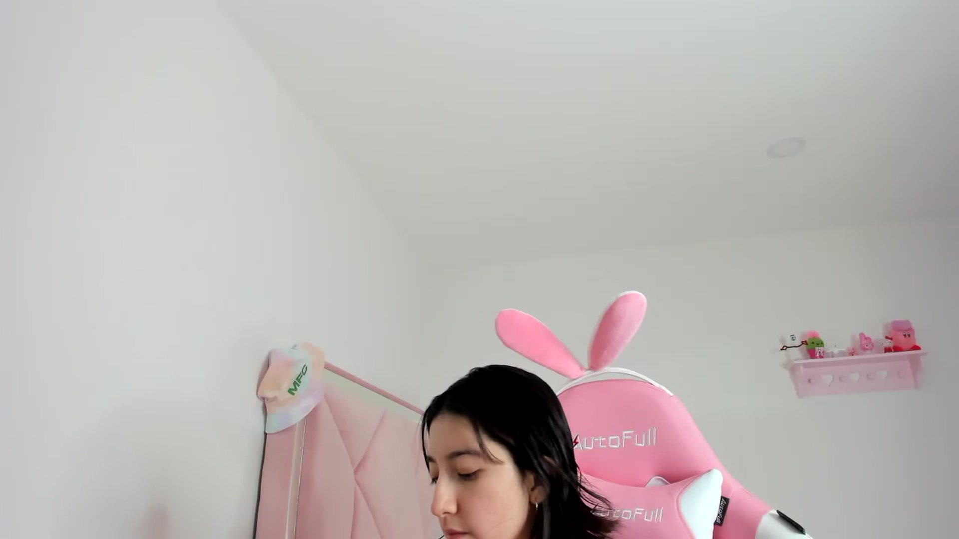 Gallery image thumbnail from Cherrycute666's myfreecams stream on, 01/25/2024, 08:21 image 9 of 20