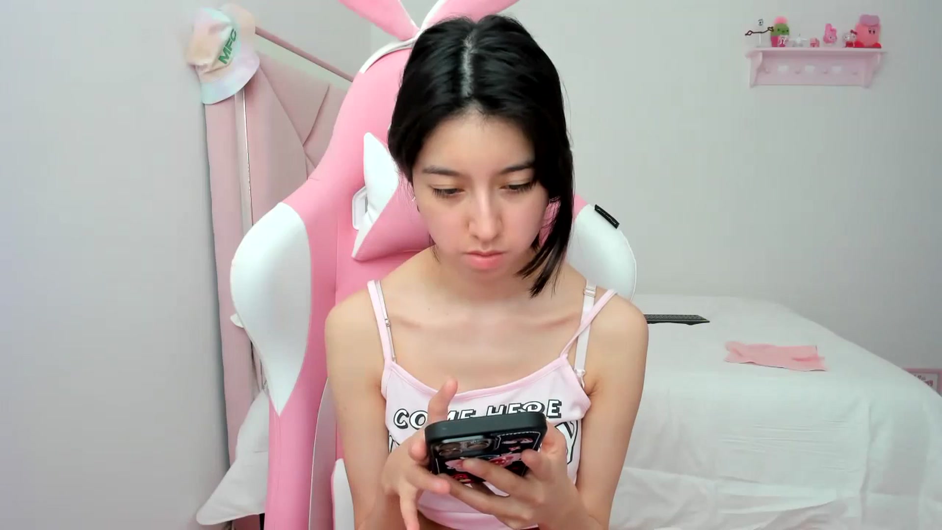 Gallery image thumbnail from Cherrycute666's myfreecams stream on, 01/25/2024, 19:45 image 14 of 20