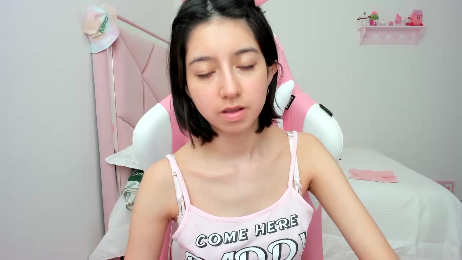 Gallery image thumbnail from Cherrycute666's myfreecams stream on, 01/25/2024, 22:21 image 10 of 20