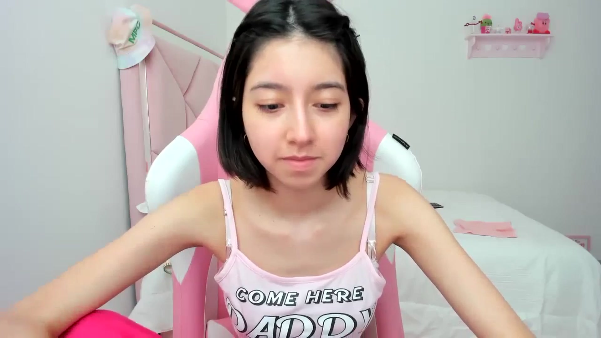 Gallery image thumbnail from Cherrycute666's myfreecams stream on, 01/25/2024, 22:21 image 6 of 20