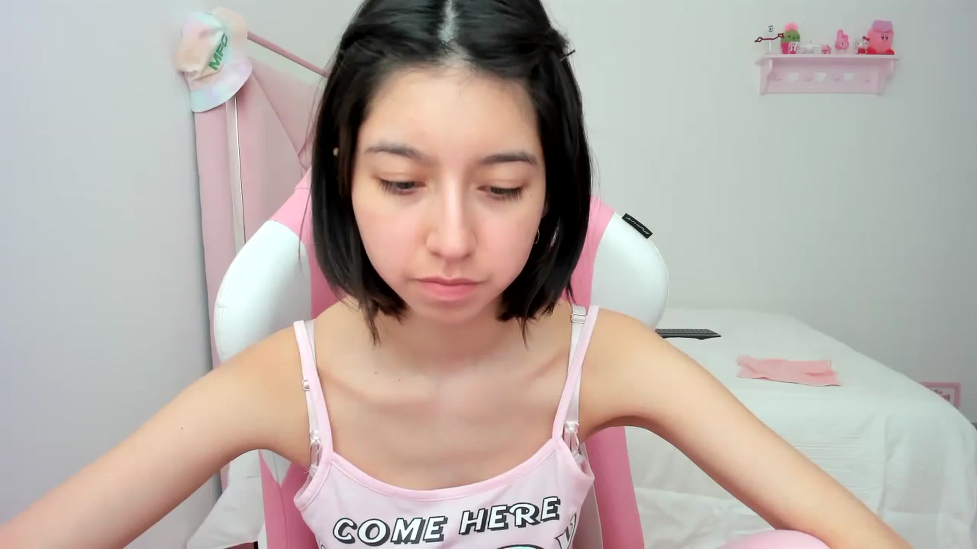 Gallery image thumbnail from Cherrycute666's myfreecams stream on, 01/25/2024, 22:21 image 14 of 20