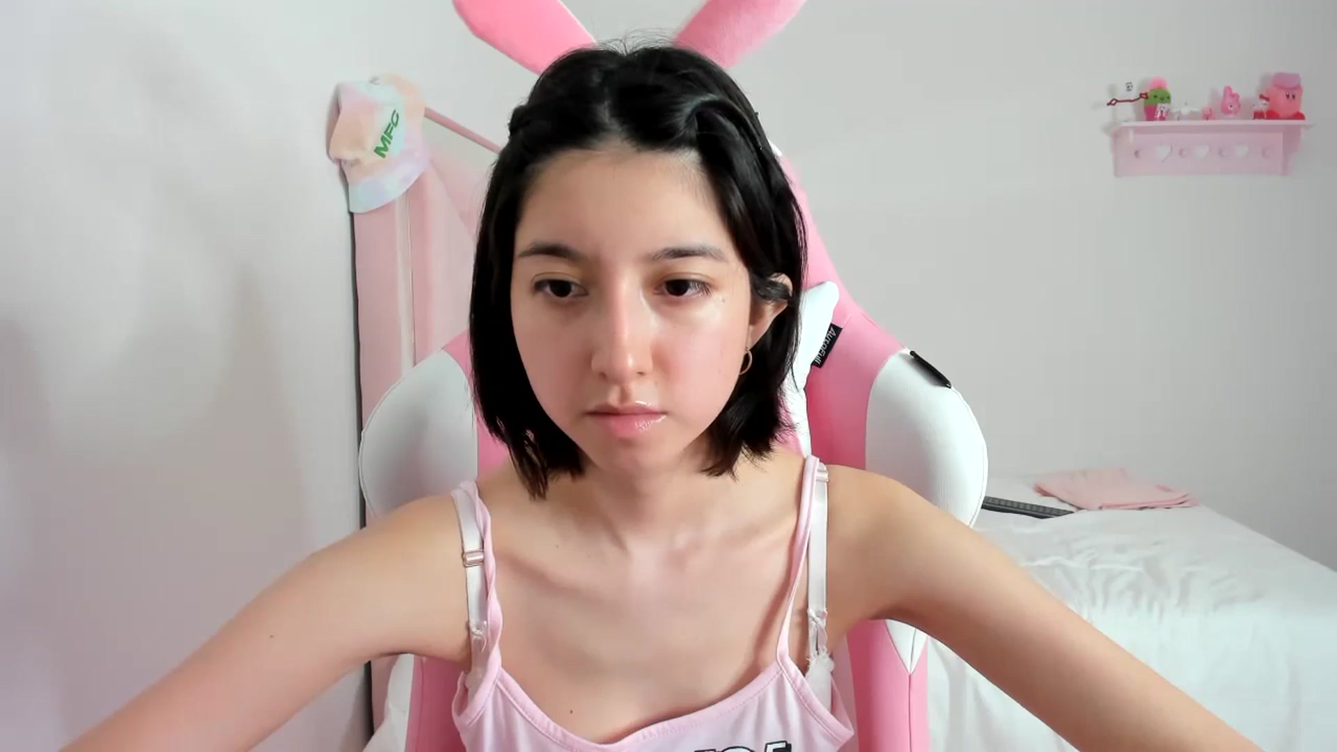 Gallery image thumbnail from Cherrycute666's myfreecams stream on, 01/26/2024, 04:20 image 3 of 20