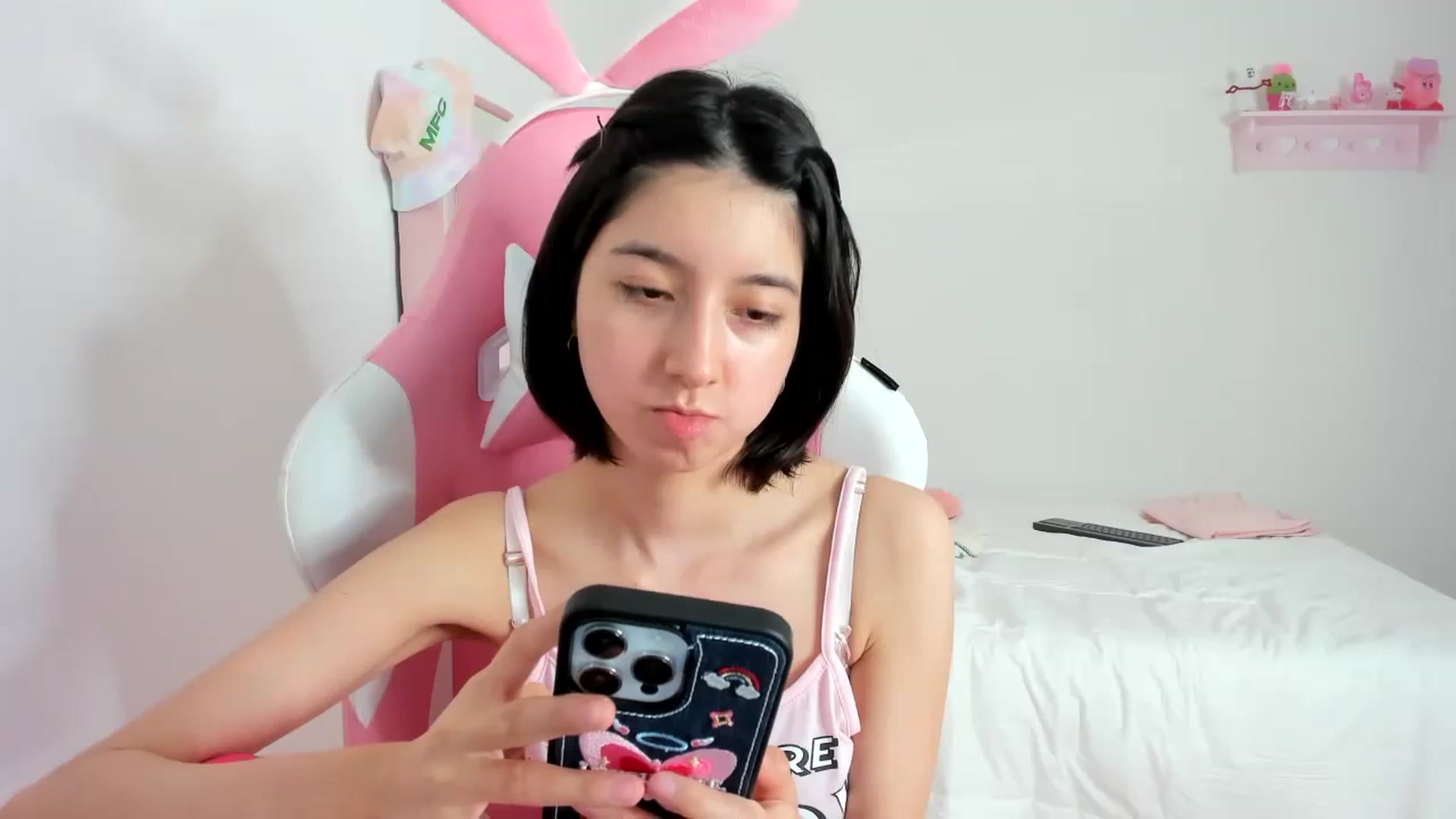 Gallery image thumbnail from Cherrycute666's myfreecams stream on, 01/26/2024, 04:20 image 18 of 20