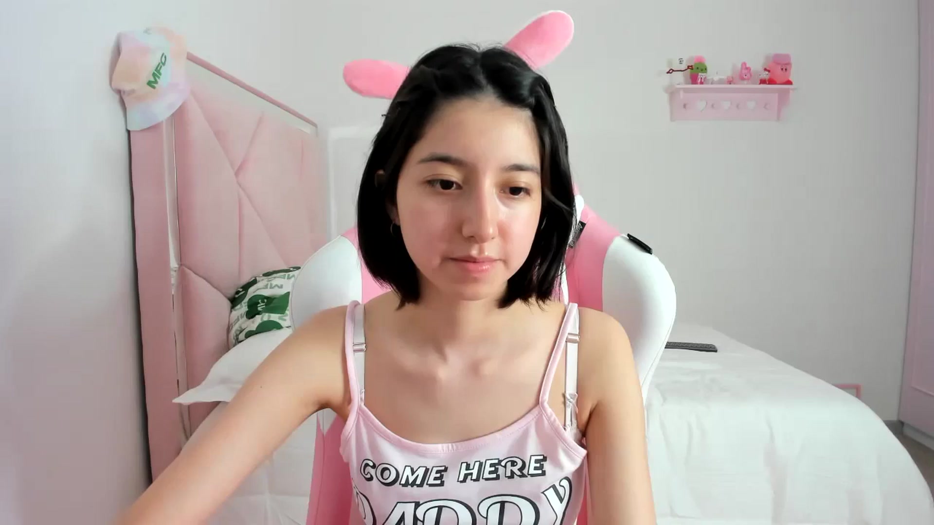 Gallery image thumbnail from Cherrycute666's myfreecams stream on, 01/26/2024, 06:25 image 3 of 20