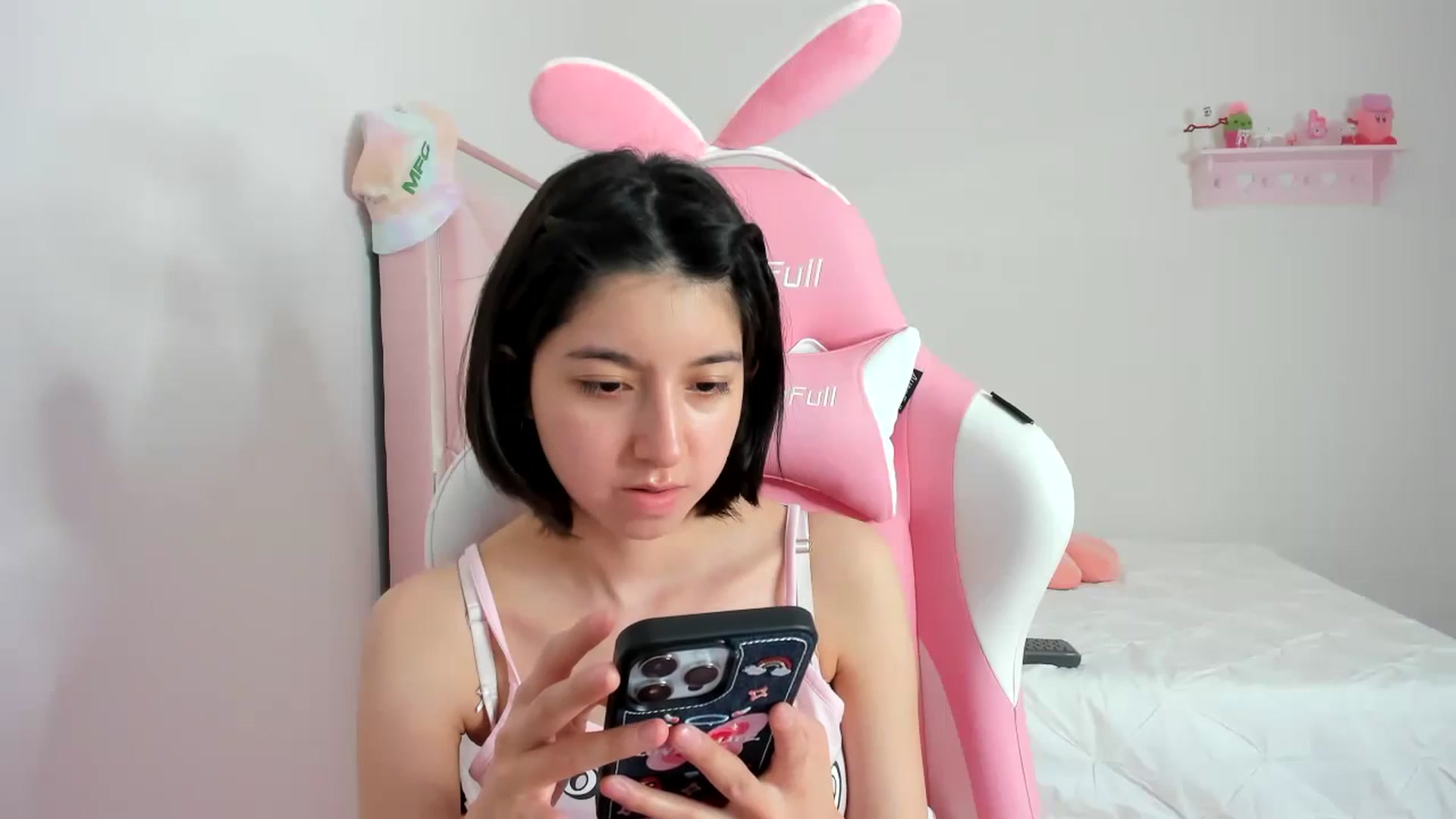 Gallery image thumbnail from Cherrycute666's myfreecams stream on, 01/26/2024, 08:08 image 4 of 20