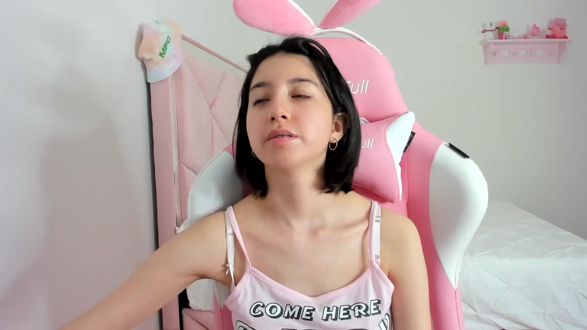 Gallery image thumbnail from Cherrycute666's myfreecams stream on, 01/26/2024, 08:08 image 9 of 20